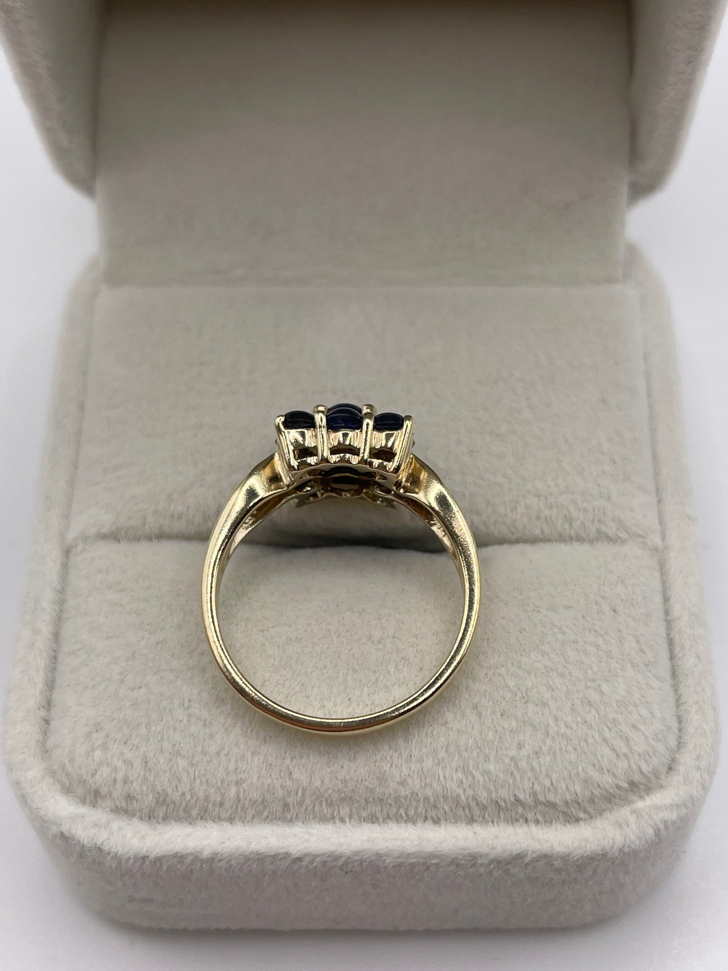 9ct gold cabochon sapphire and diamond ring