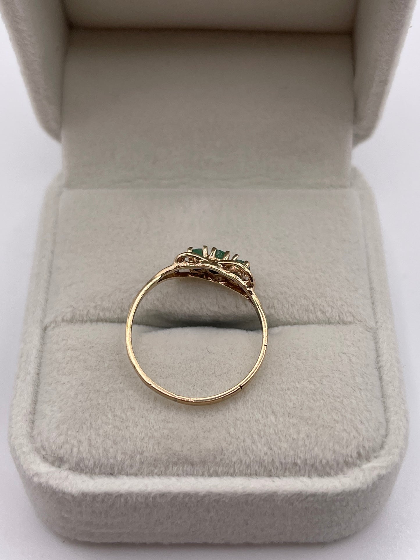 9ct gold emerald ring