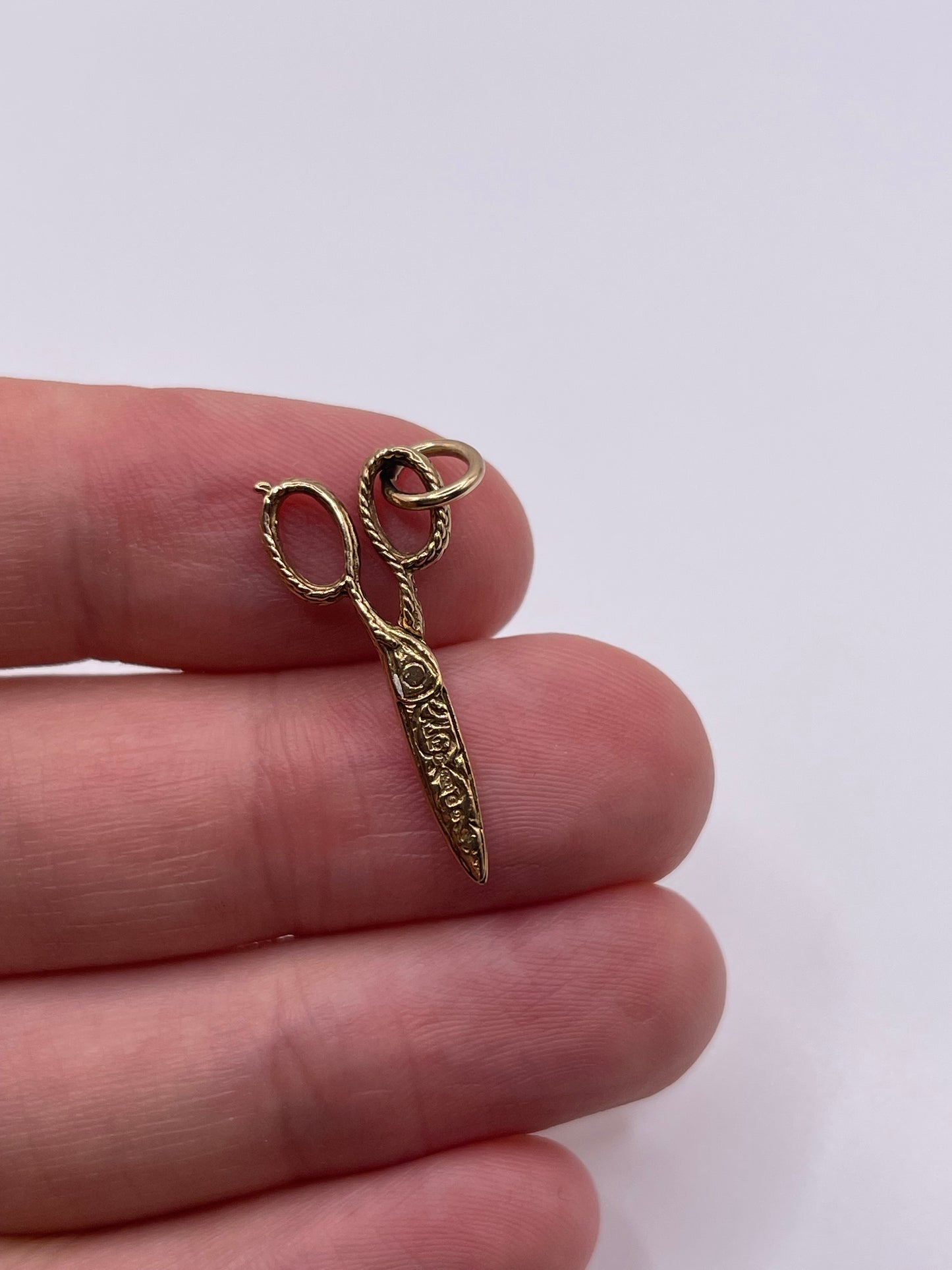 9ct gold scissors charm