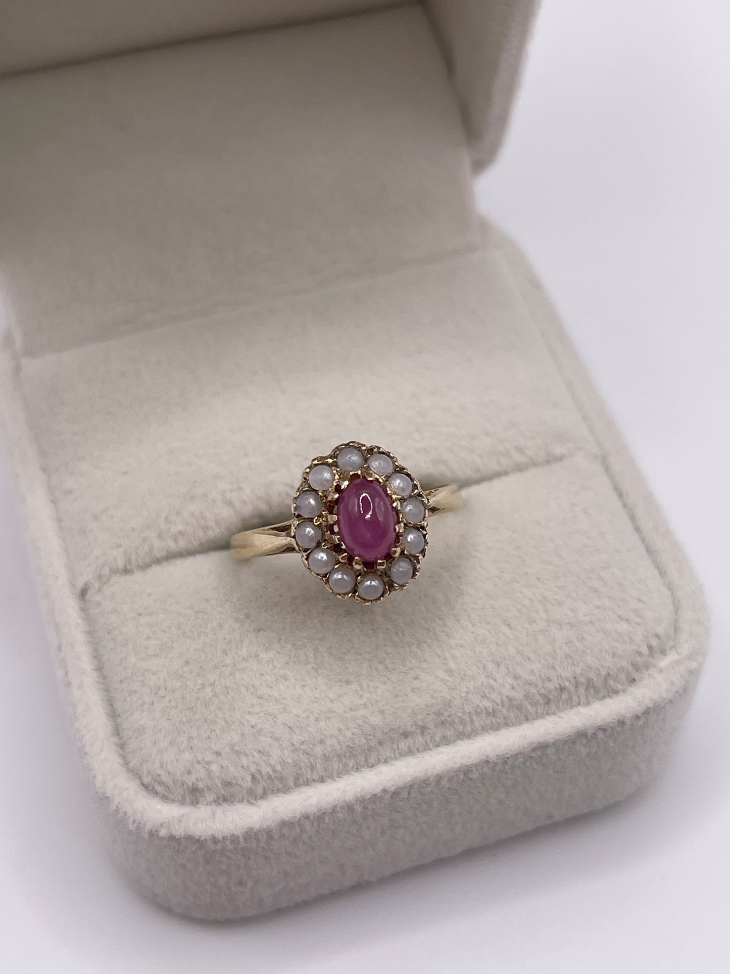9ct gold cabochon ruby and pearl ring