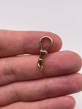 Load image into Gallery viewer, 9ct gold dog clip 10
