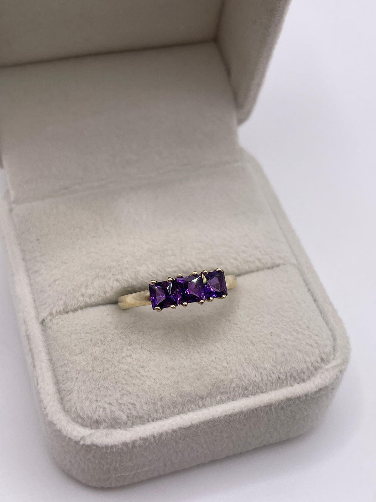 9ct gold amethyst ring