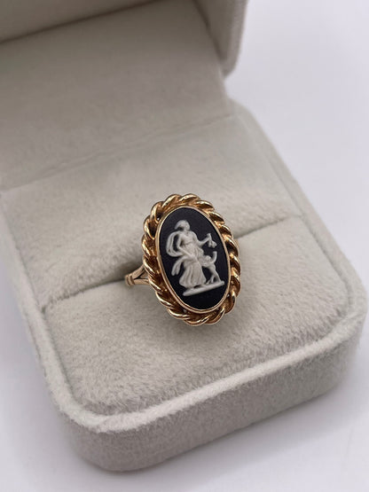 9ct gold Wedgwood cameo ring