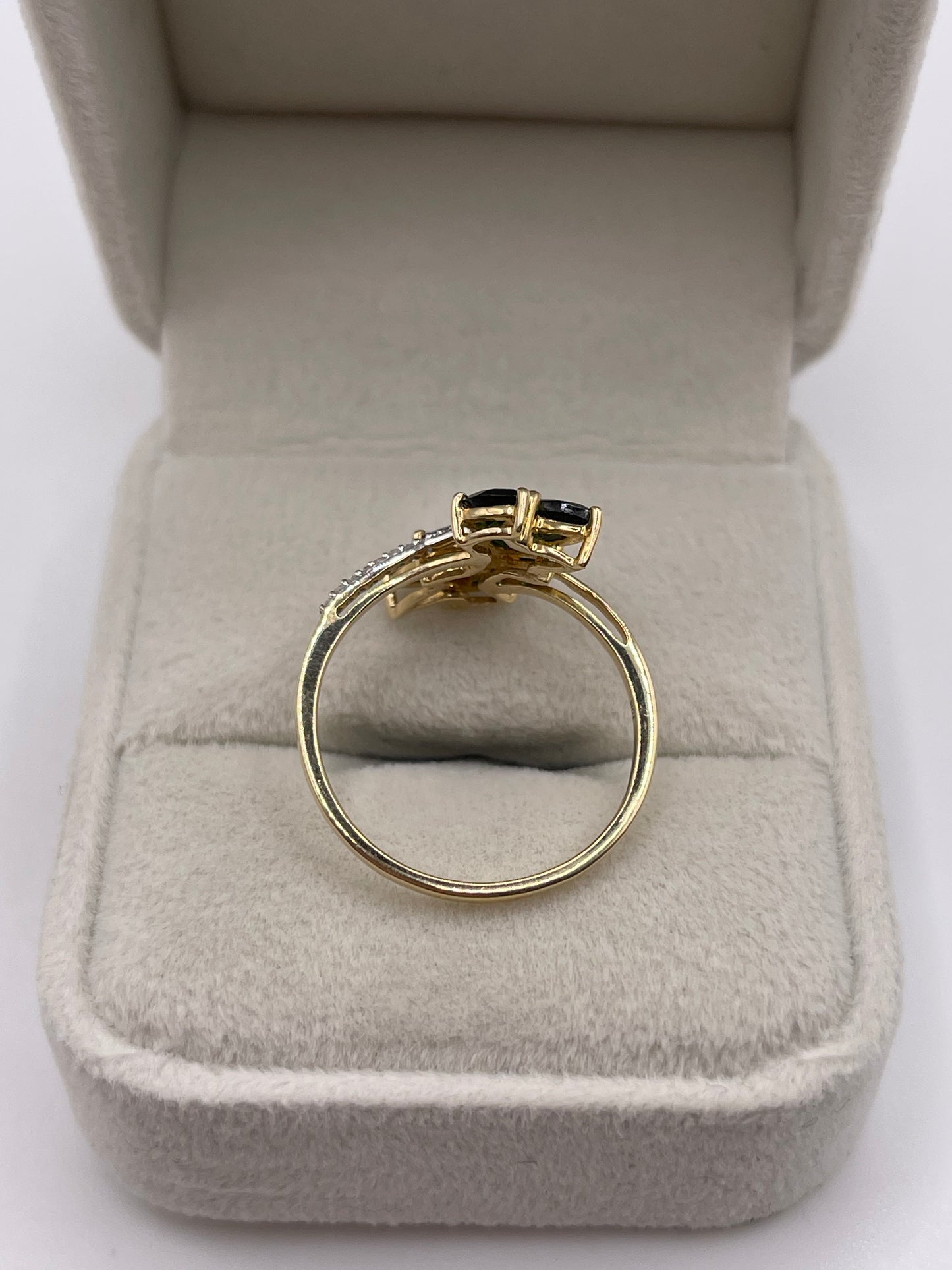 9ct gold diopside and diamond ring
