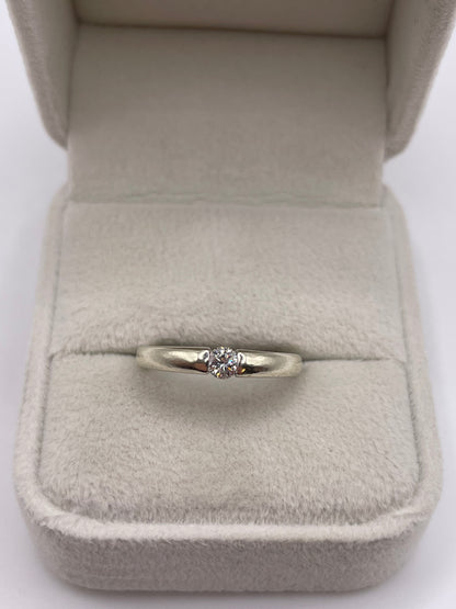 9ct white gold diamond ring
