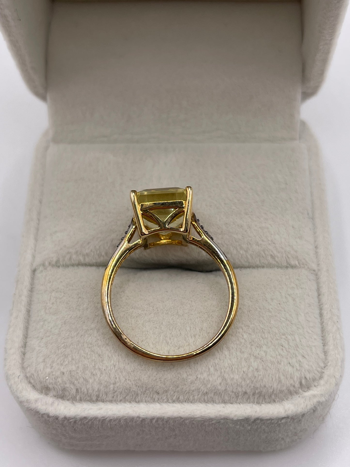 9ct gold quartz and diamond ring