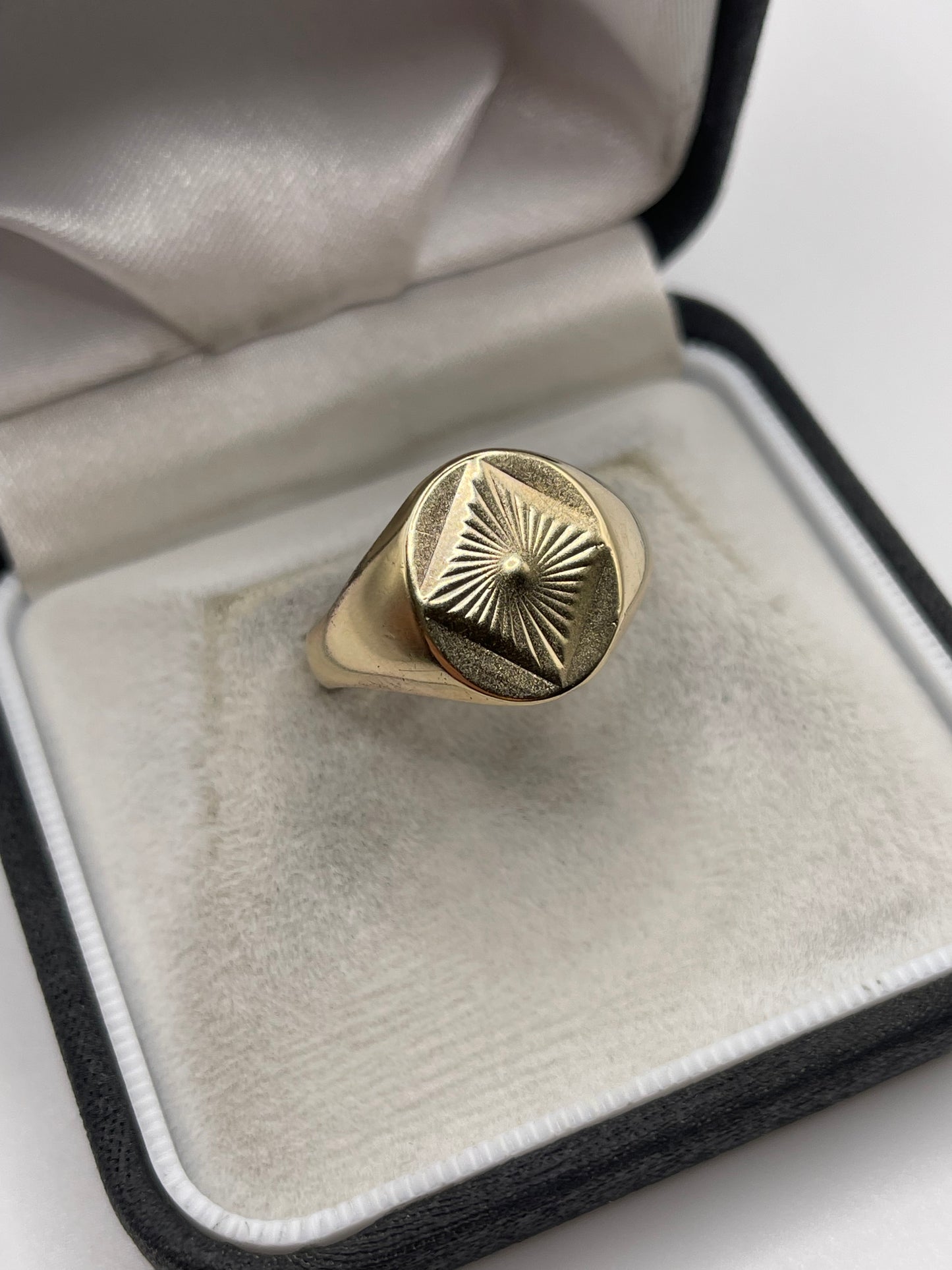 9ct gold signet ring