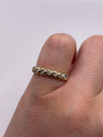 9ct gold diamond ring