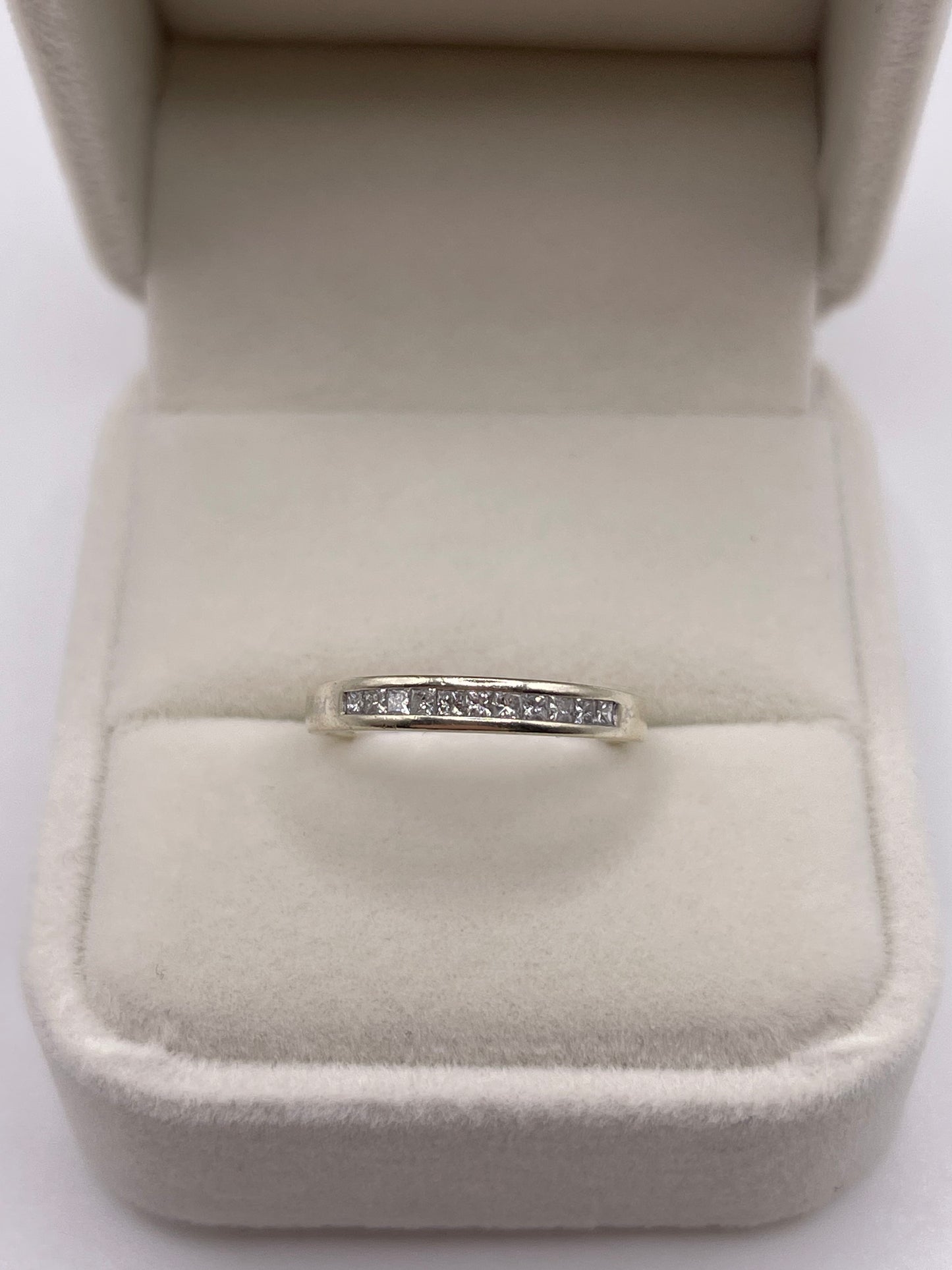 9ct white gold diamond ring