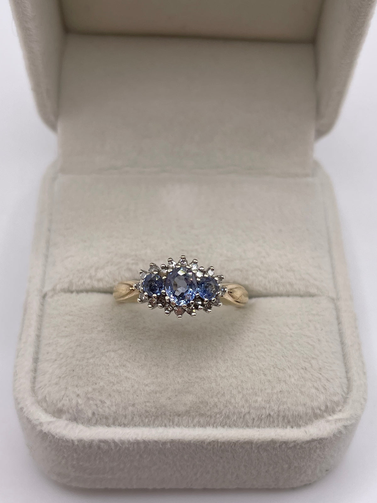 9ct gold sapphire and diamond ring