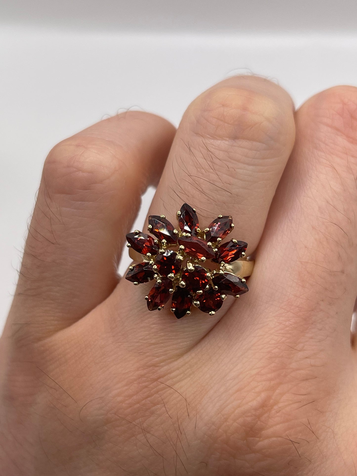 9ct gold garnet cluster ring