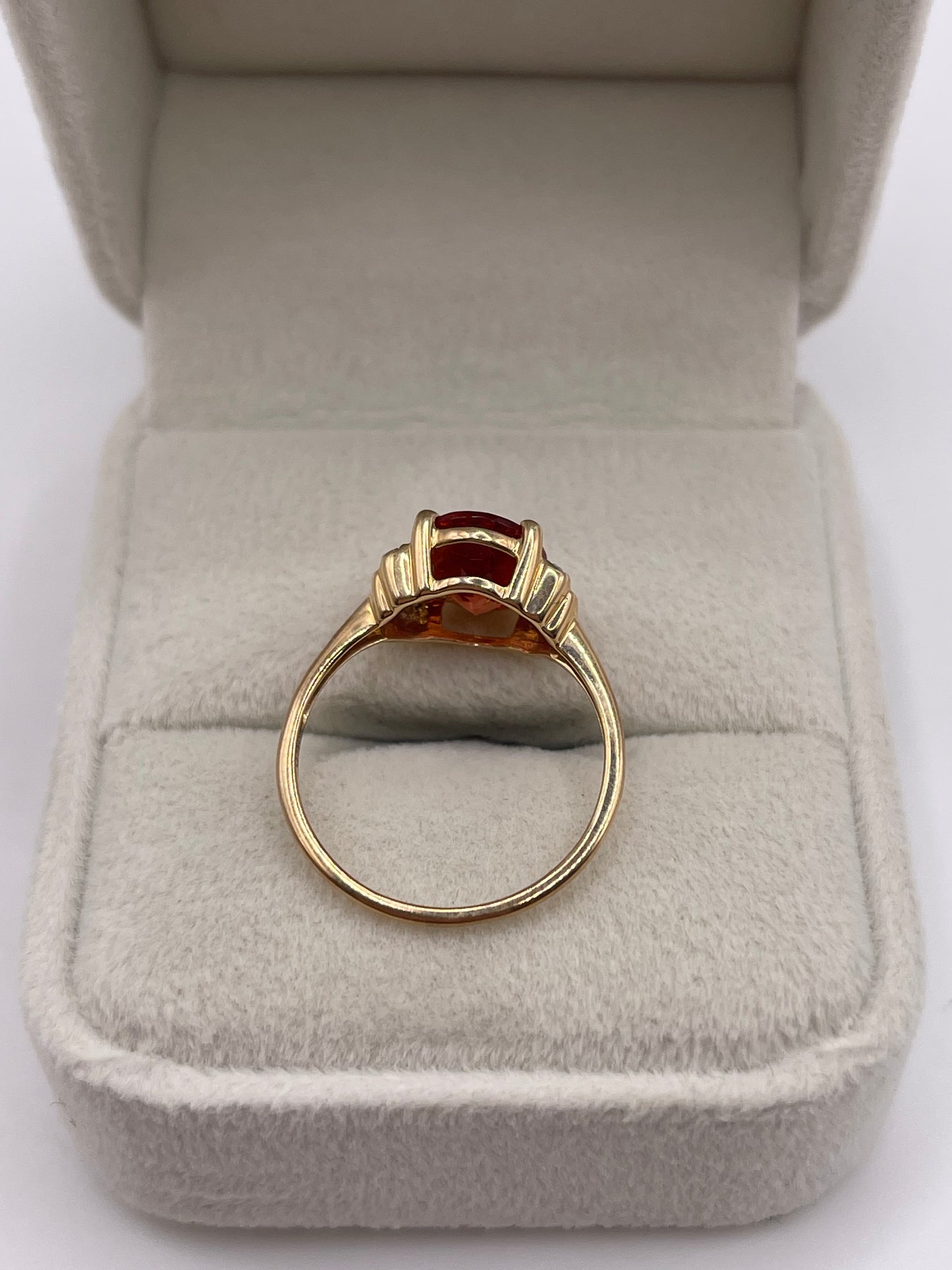 9ct gokd quartz and diamond ring