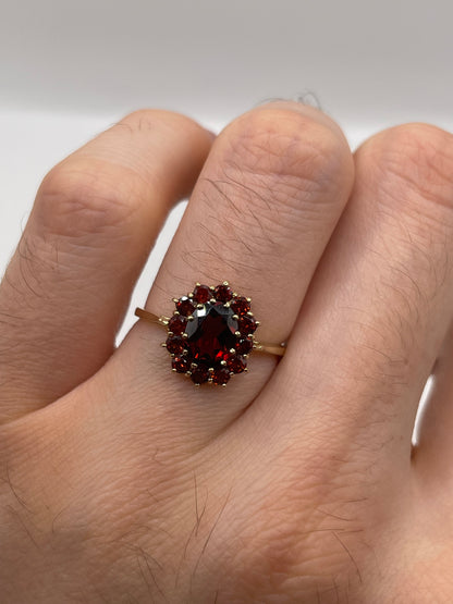 9ct gold garnet cluster ring