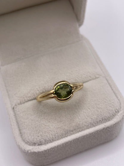 9ct gold quartz ring