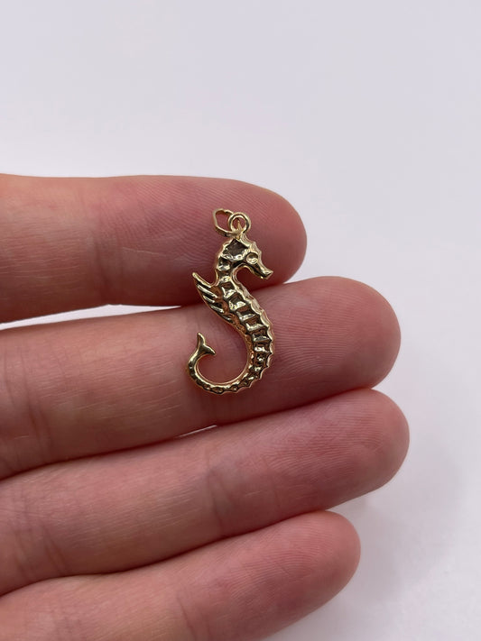 9ct gold seahorse charm