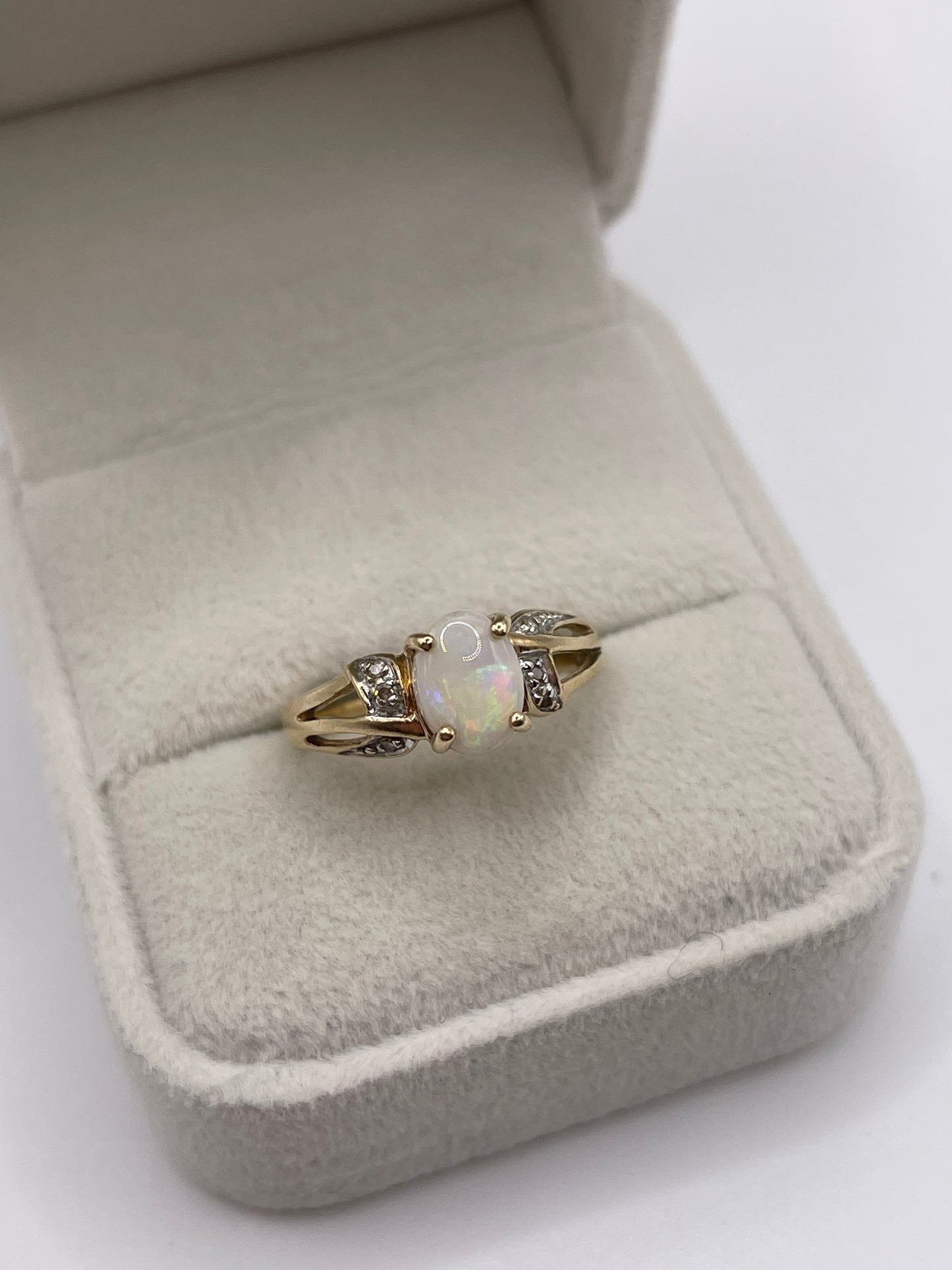 9ct gold opal and diamond ring