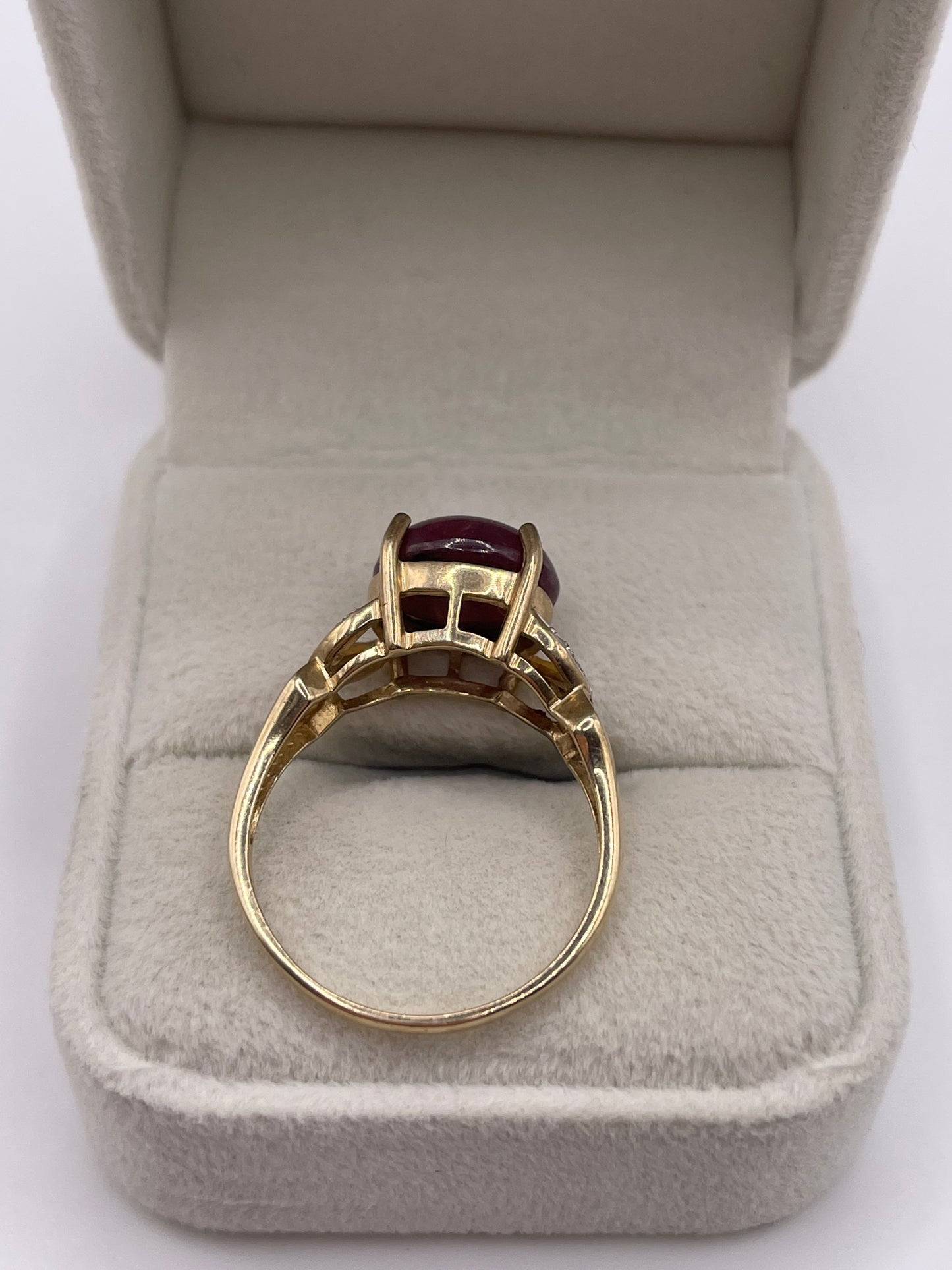 9ct gold star ruby and diamond ring