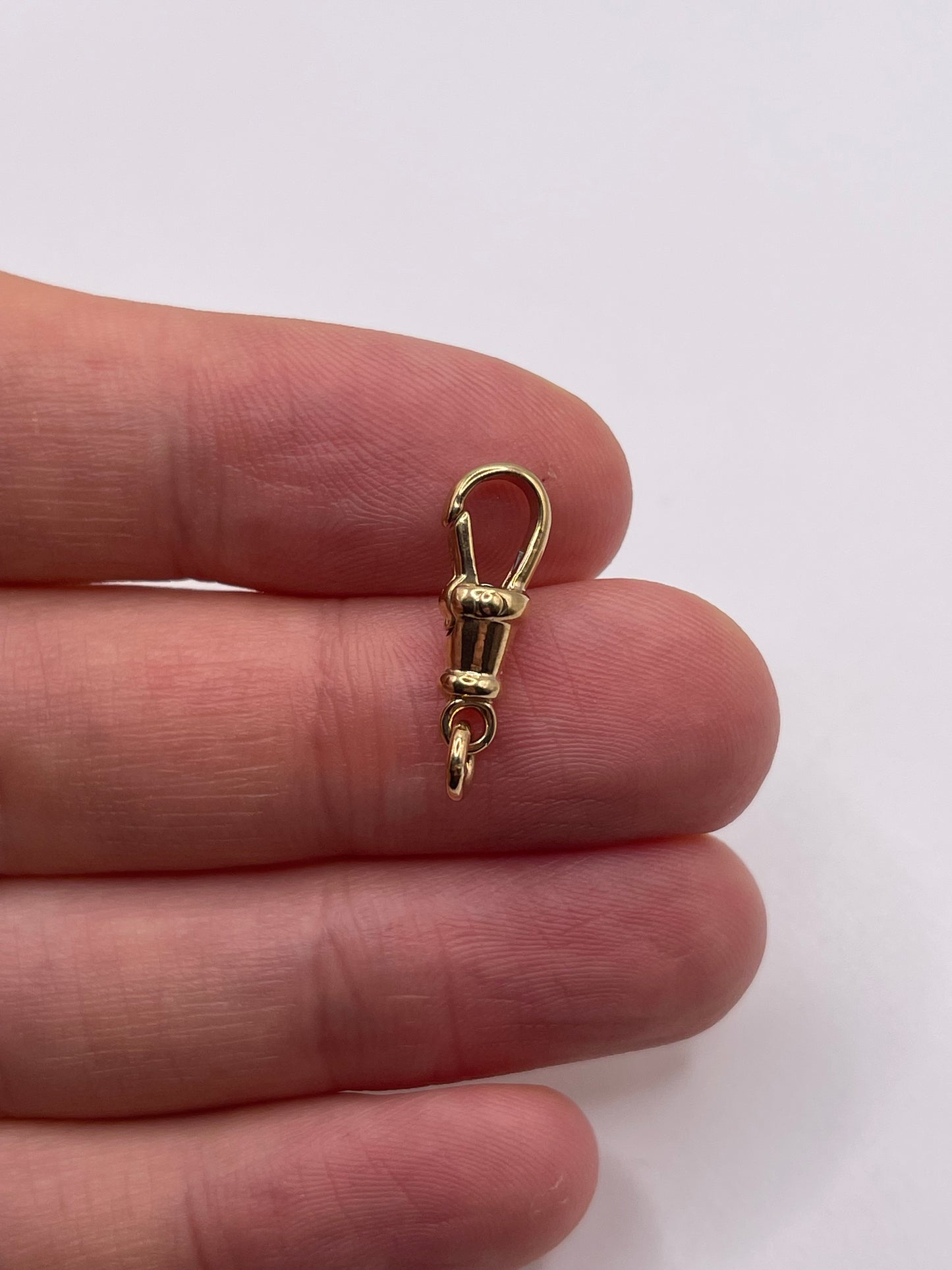 9ct gold dog clip 2