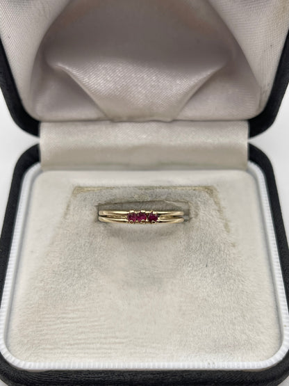 9ct gold ruby ring