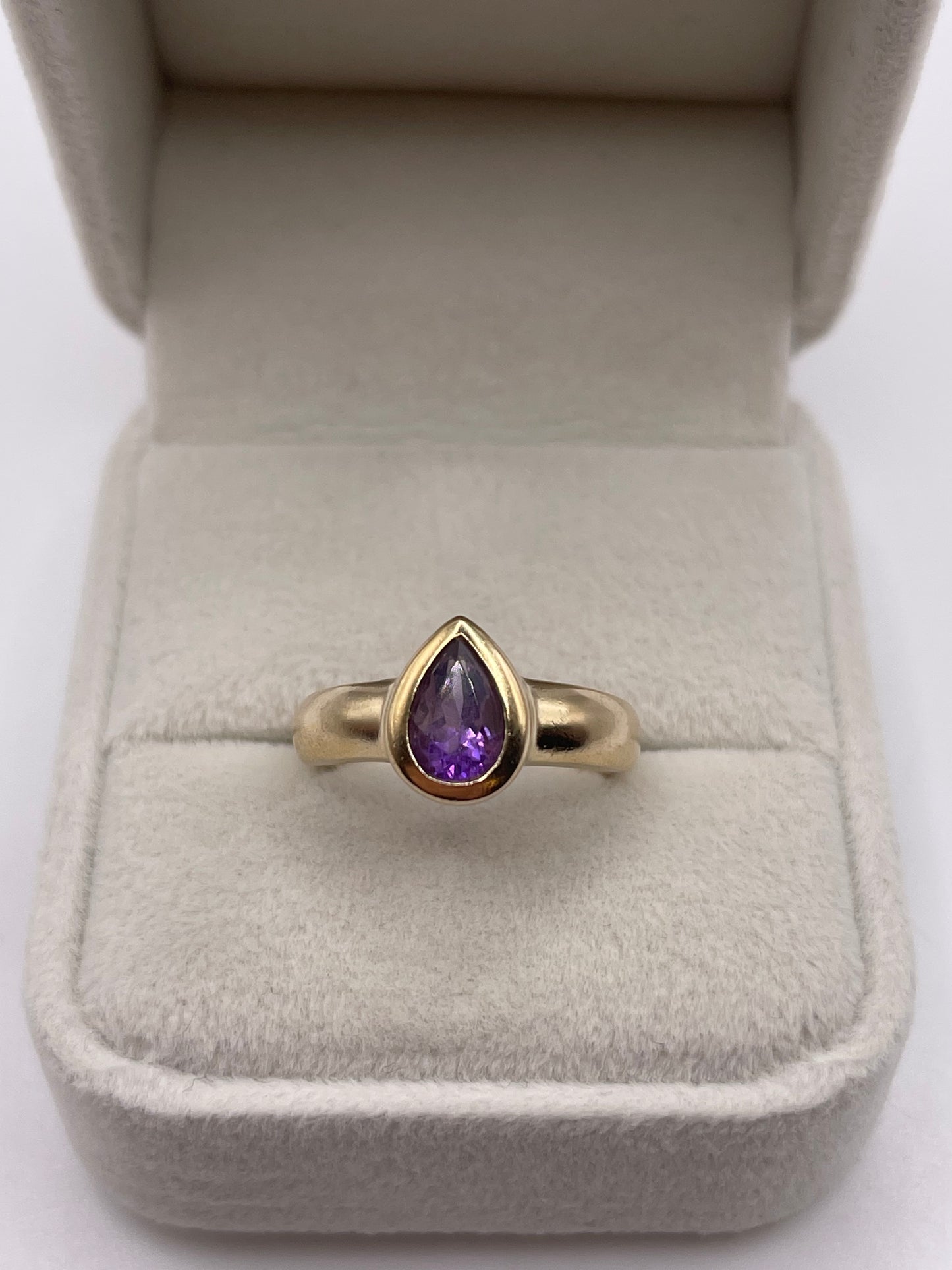 9ct gold amethyst ring