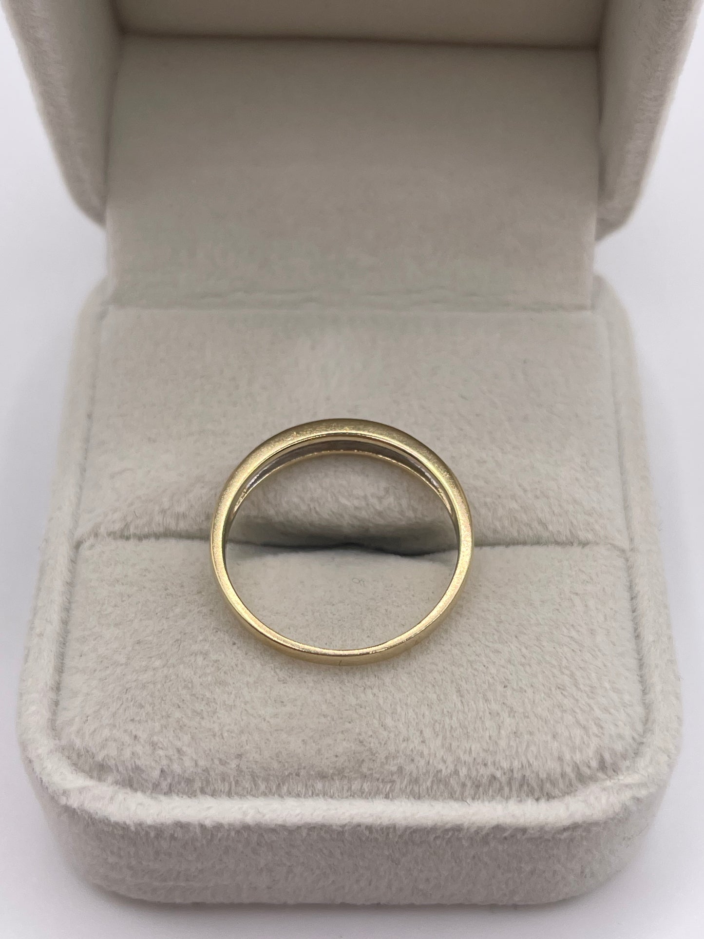 9ct gold diamond ring