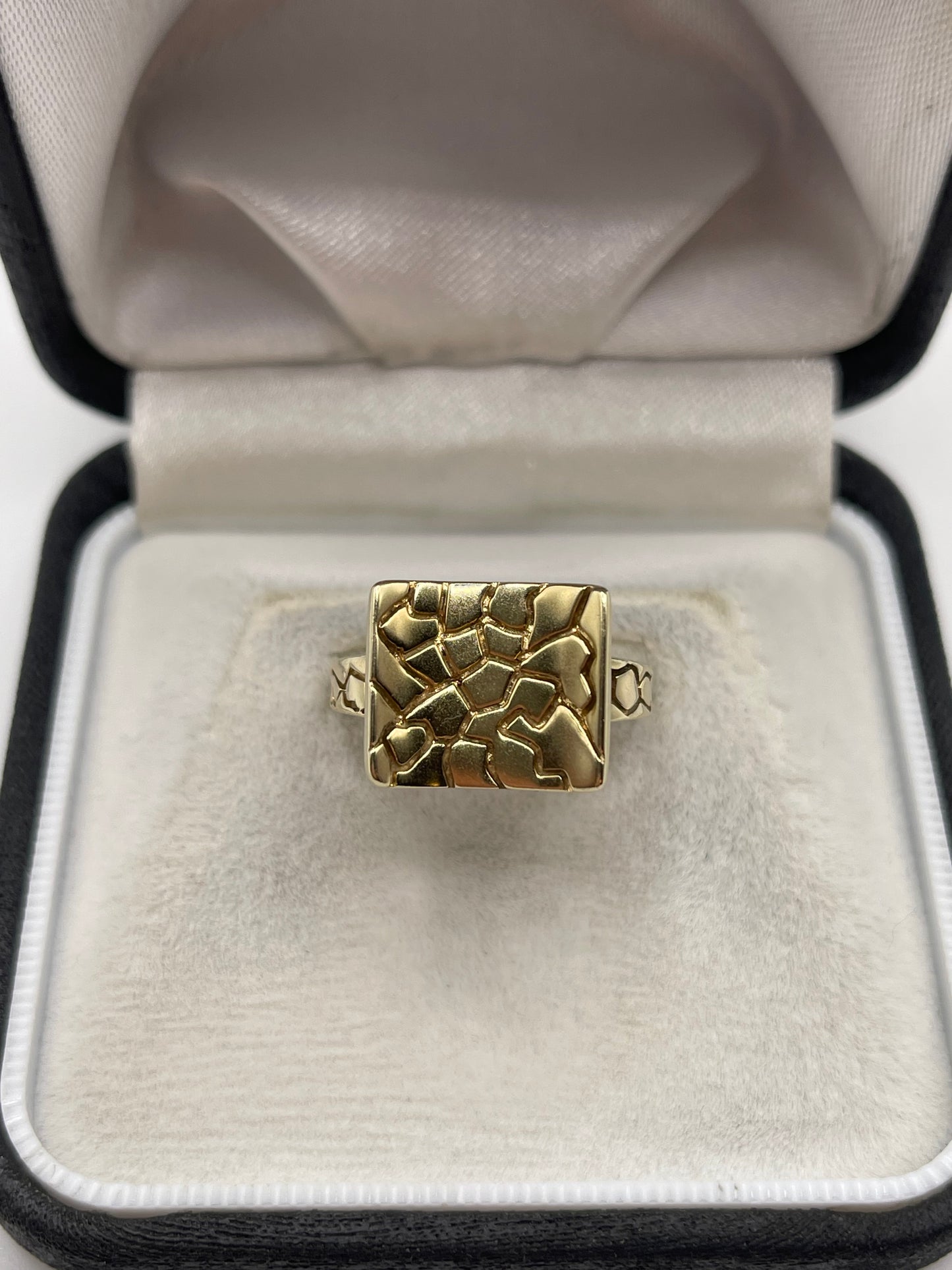 9ct gold ring