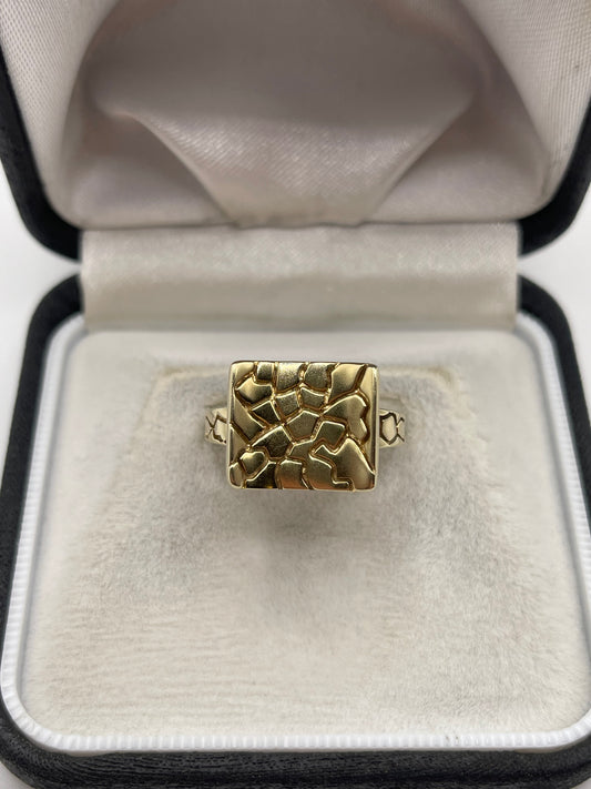 9ct gold ring