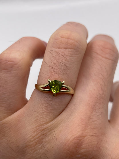 9ct gold quartz ring