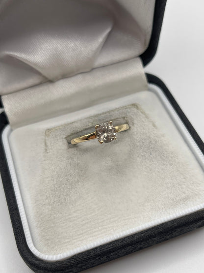 9ct gold quartz ring