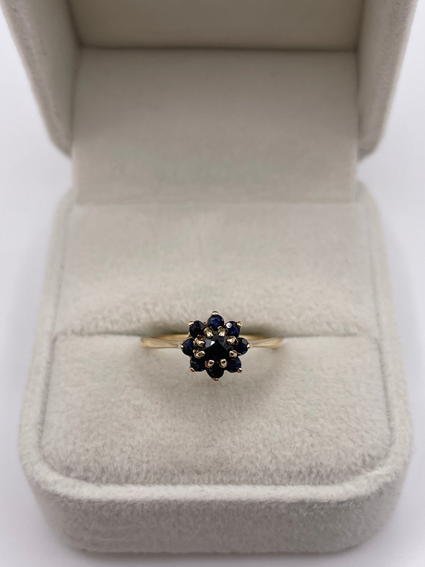9ct gold sapphire cluster ring