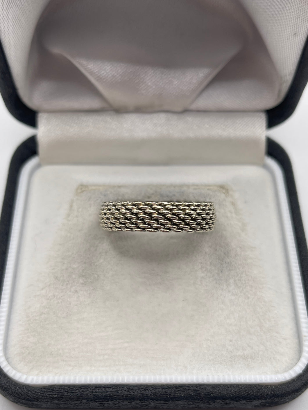 Tiffany and co 18ct white gold link ring
