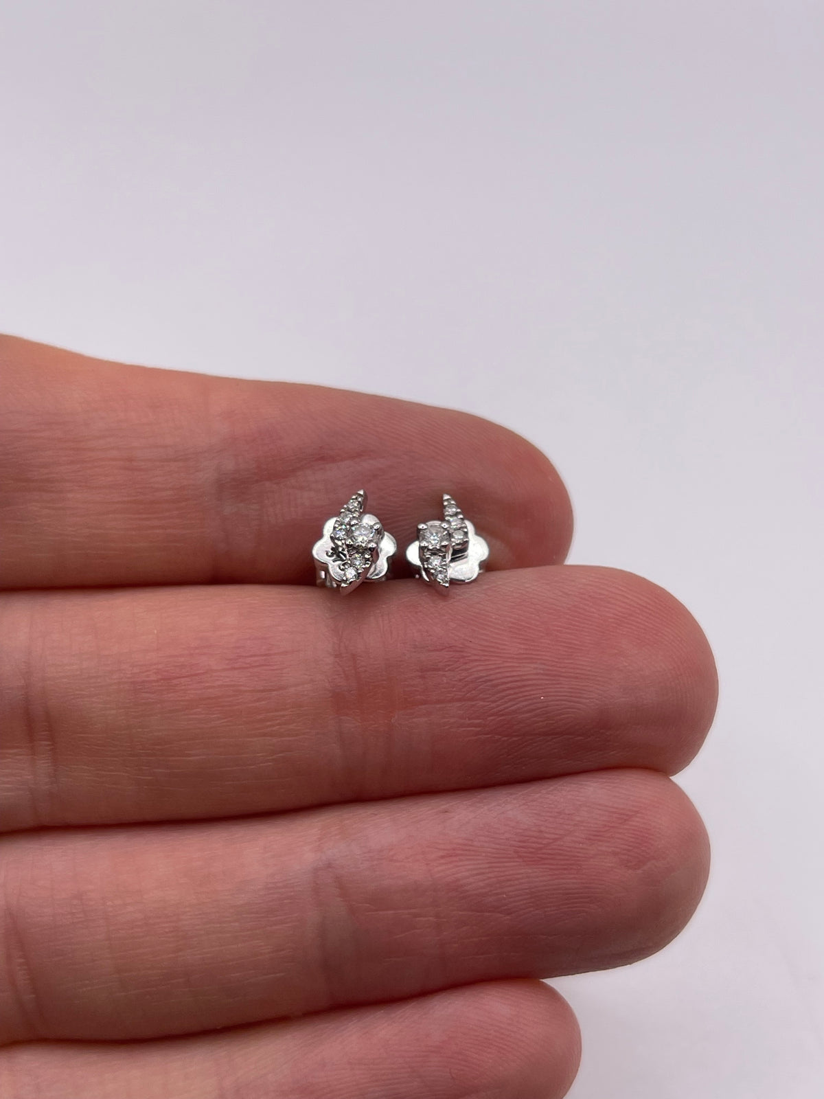 9ct gold diamond lightening earrings