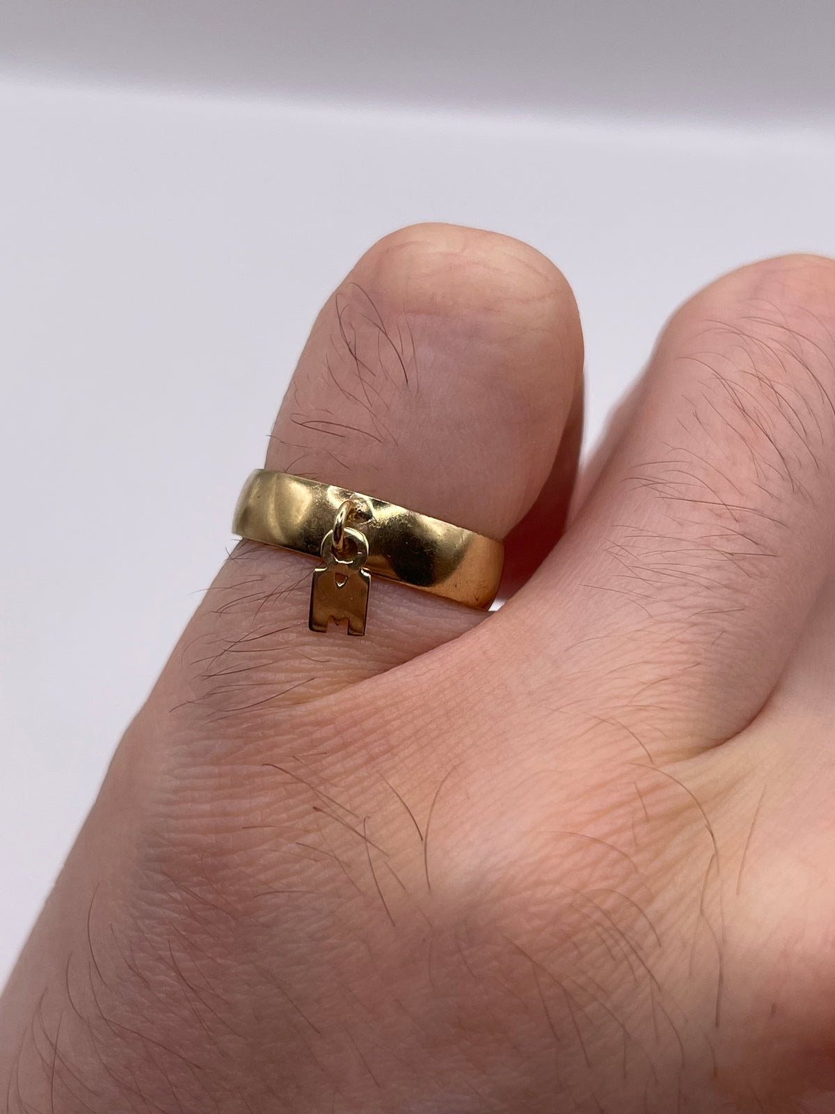 14ct gold initial M ring