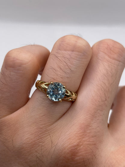 9ct gold blue topaz ring