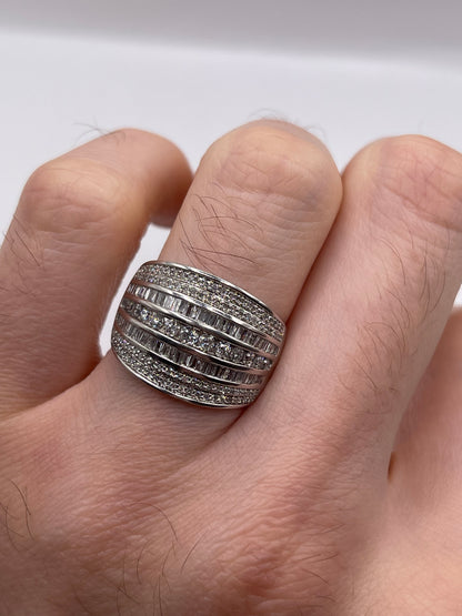 18ct white gold 1ct diamond cluster ring