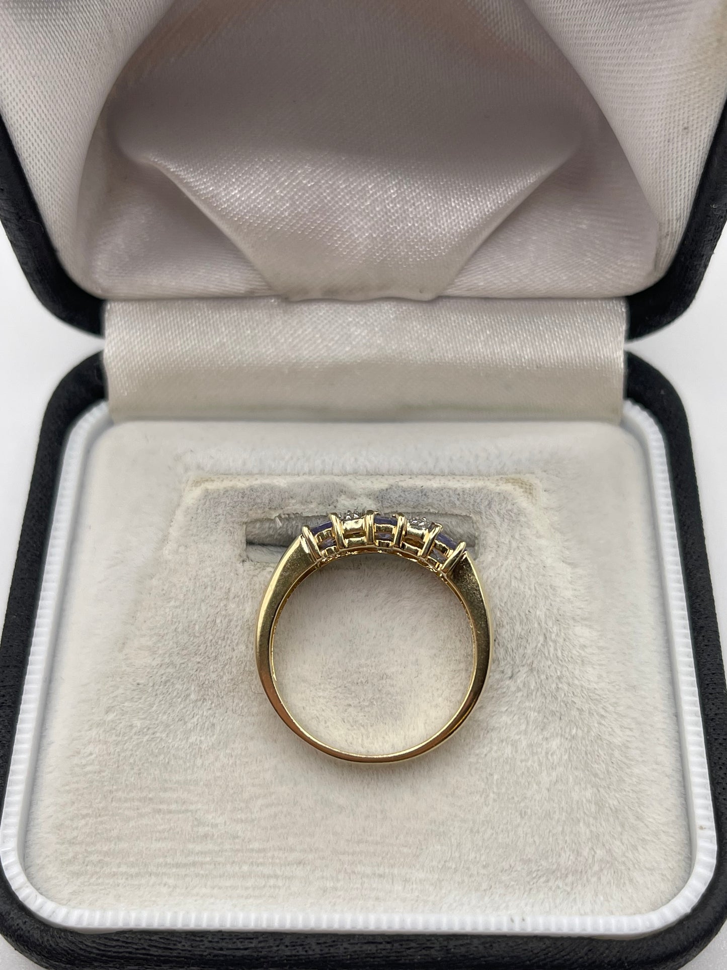 9ct gold tanzanite and diamond ring