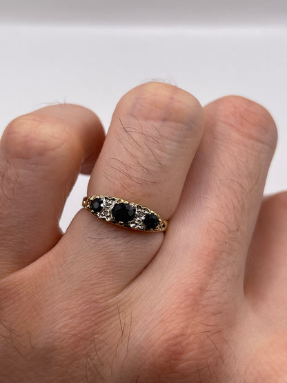 9ct gold sapphire ring