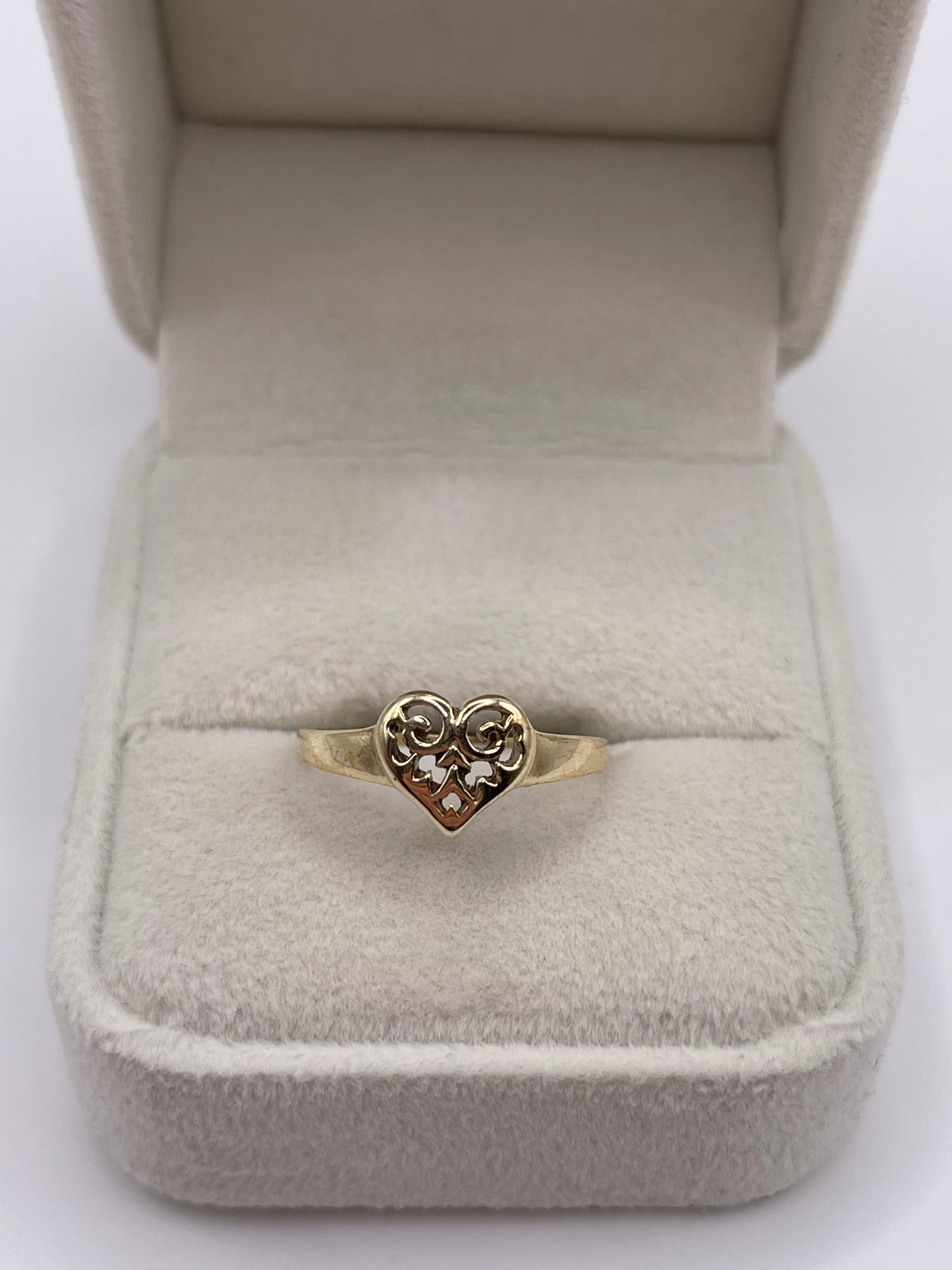 9ct gold heart ring