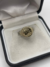Load image into Gallery viewer, 9ct gold medallion ring
