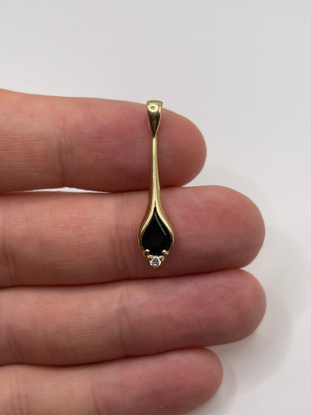 9ct gold sapphire and diamond pendant