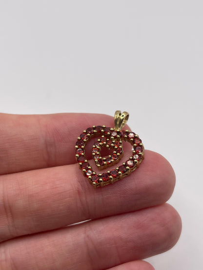 9ct gold garnet heart pendant