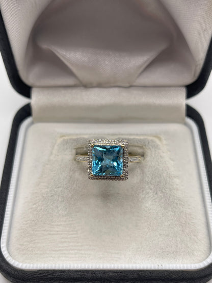 9ct gold blue topaz and diamond ring