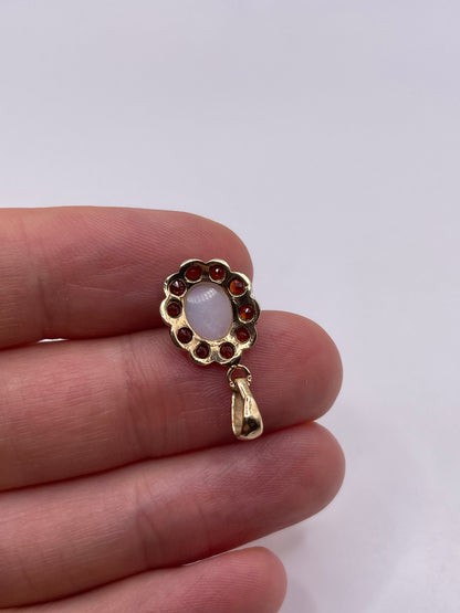 9ct gold opal and garnet pendant