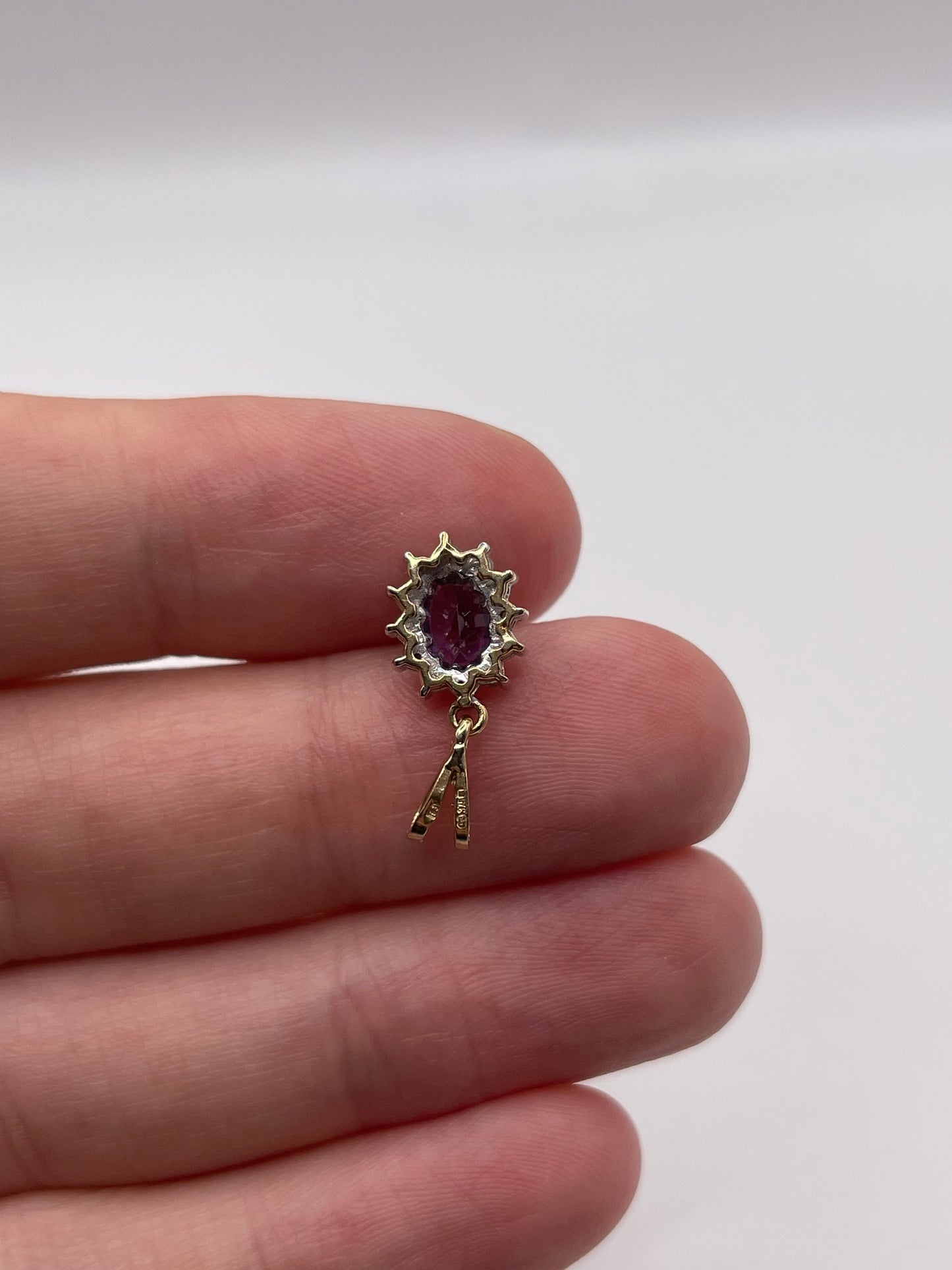 9ct gold amethyst and diamond pendant