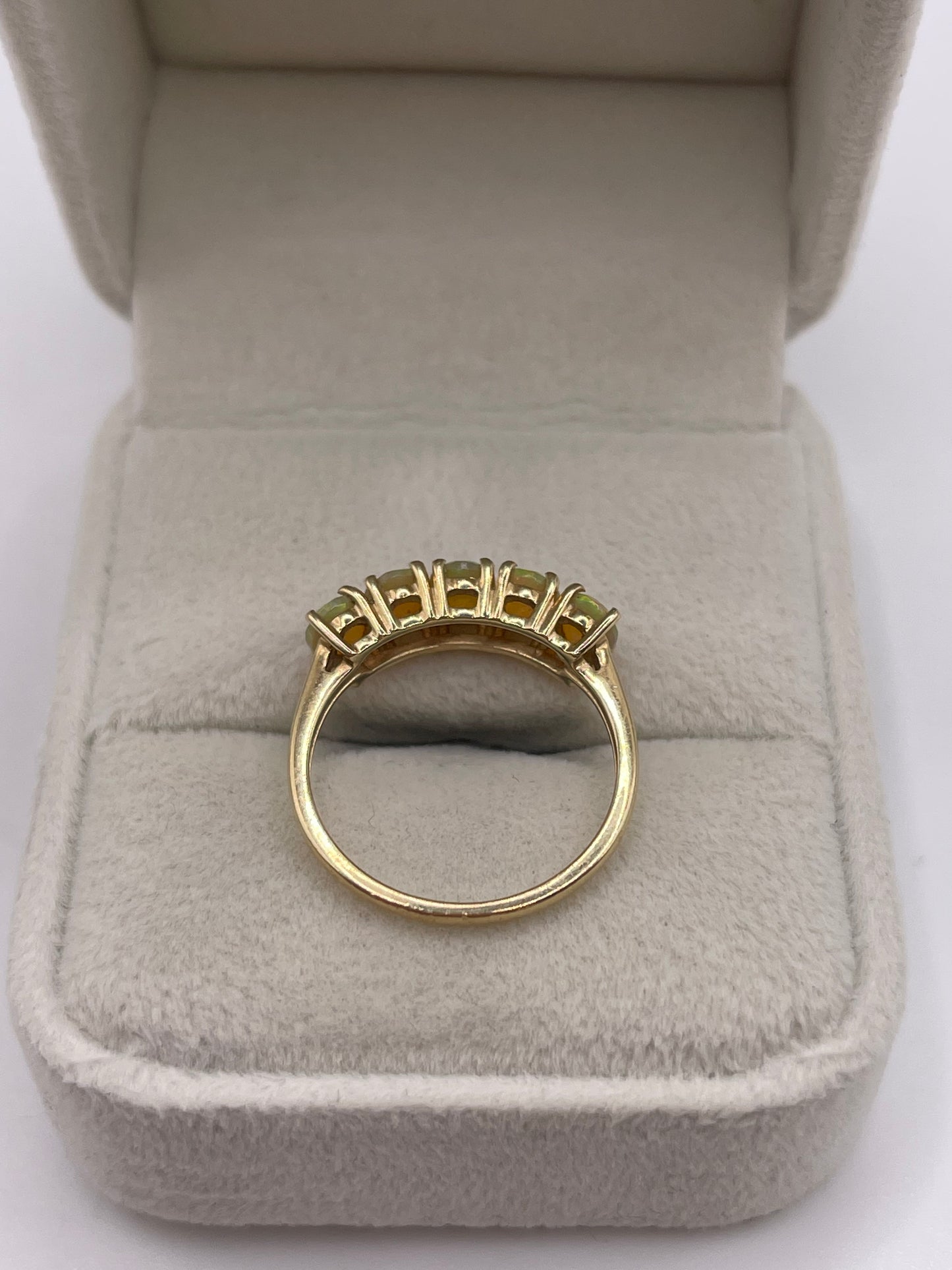 9ct gold opal ring