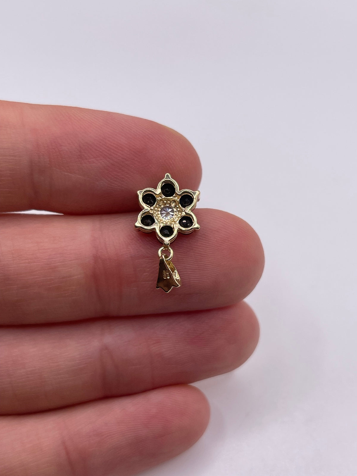 9ct gold sapphire and diamond pendant
