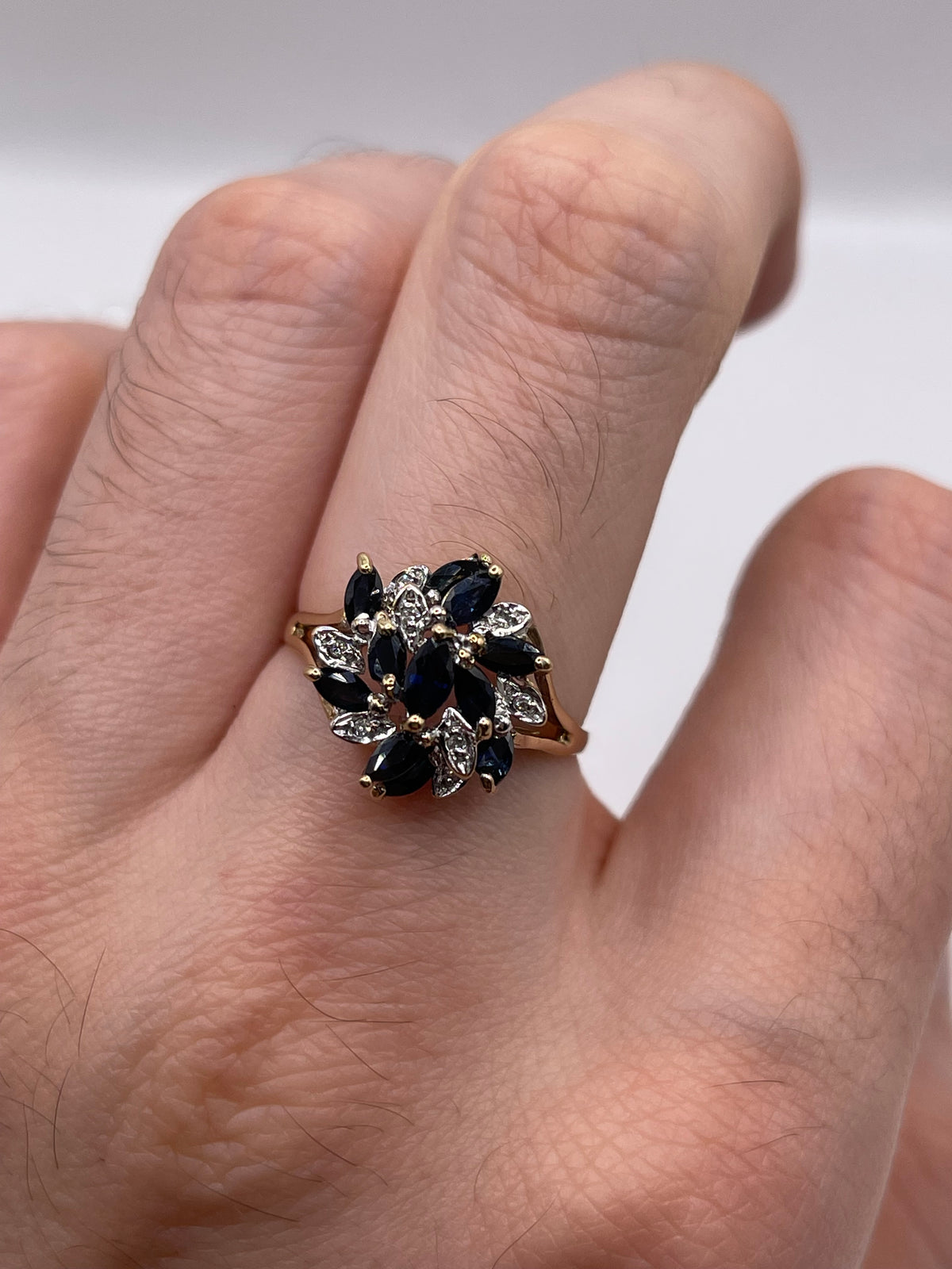 9ct gold sapphire and diamond ring