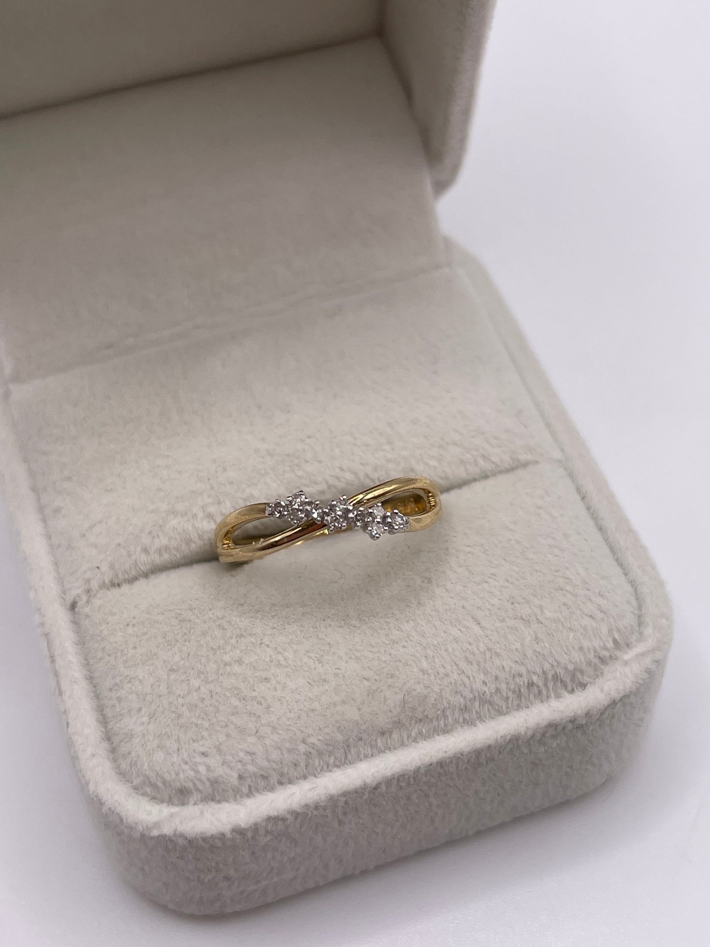 9ct gold diamond cluster ring
