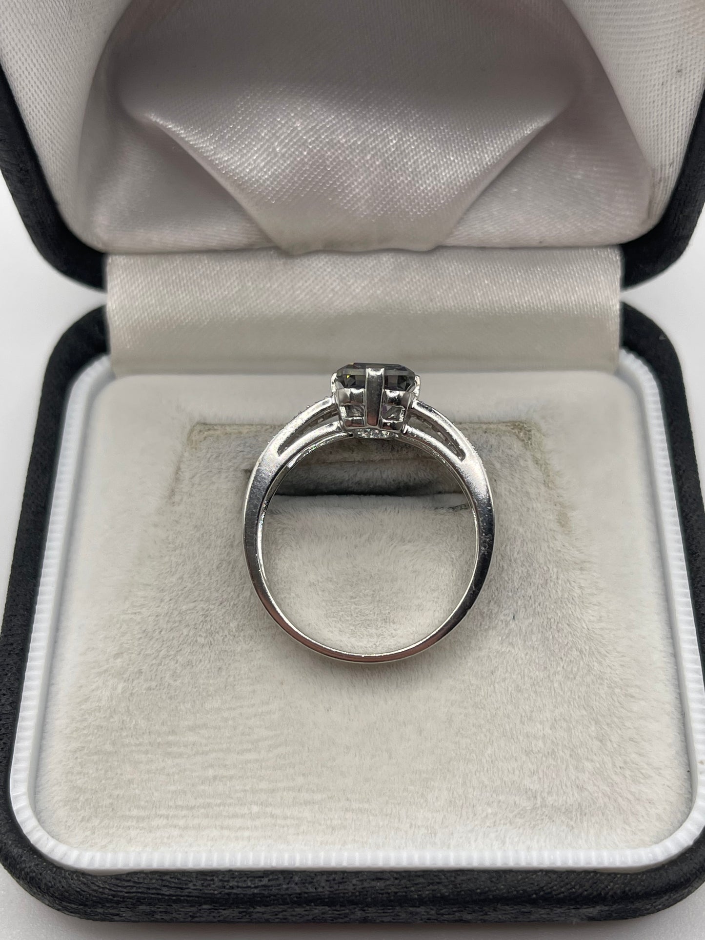 9ct white gold mystic topaz and diamond ring