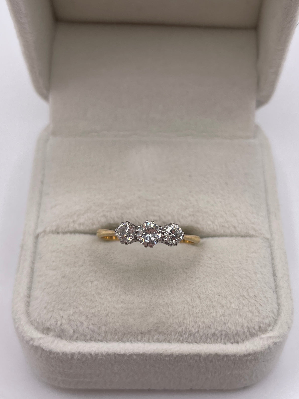 18ct gold diamond ring